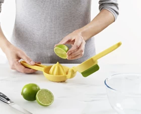 Handheld Lemon Squeezer Juicer
